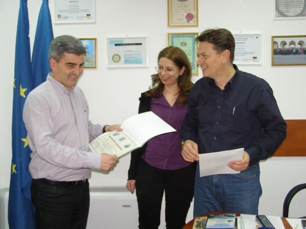 INTERPOL/ Petar Nenov a primit Certificatul de Excelenta pentru sprijinirea activitatii Biroului National Central Interpol Bucuresti